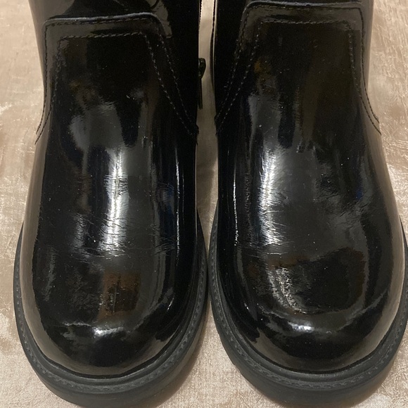 UGG Lynde Patent Boot Size 3